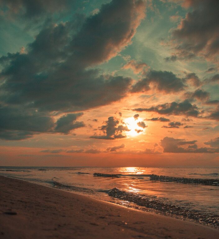 How to Create a Relaxing Playlist for Evenings